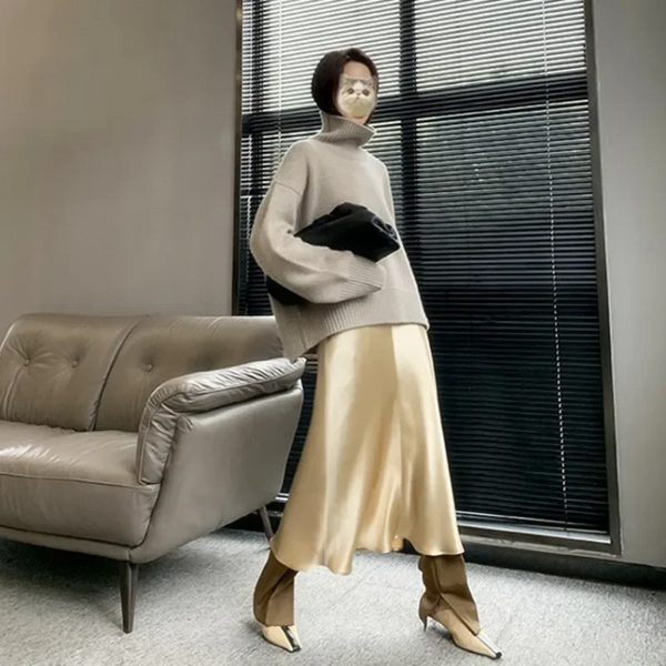 Women's Turtleneck Sweater – Knitted – Loose Fit – Soft and Warm