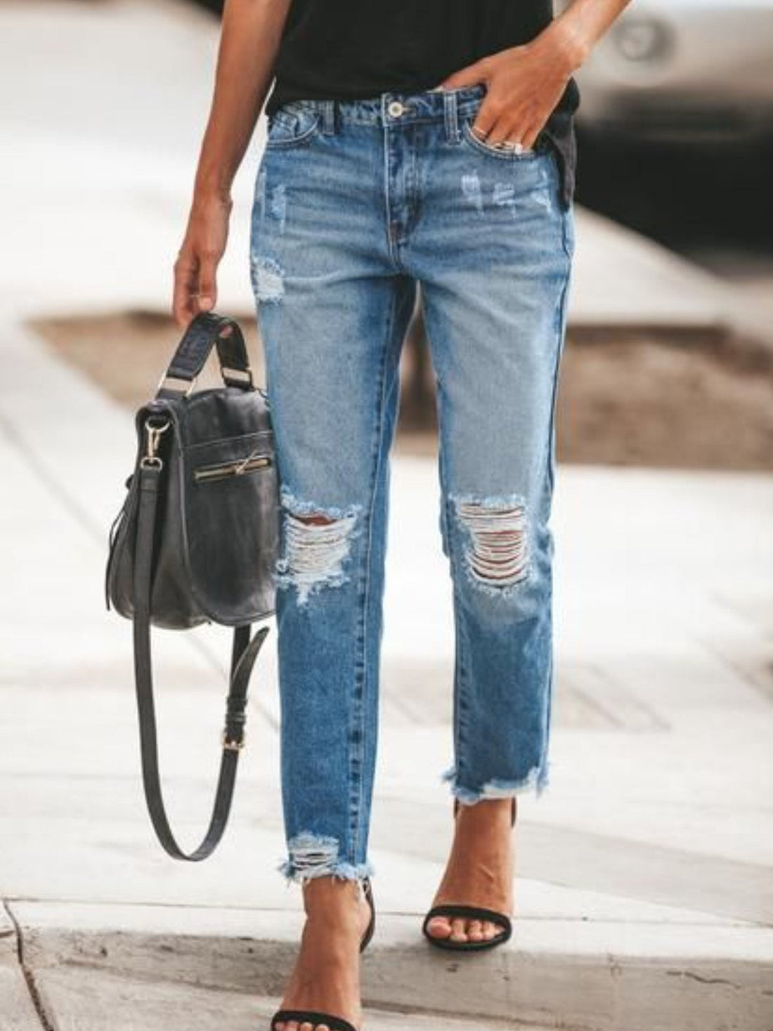 Distressed Relaxed Fit Ankle Length Jeans