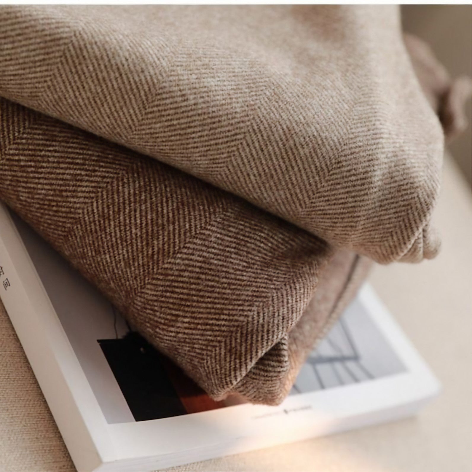 Men's Trousers in Herringbone Pattern with Pencil Fit