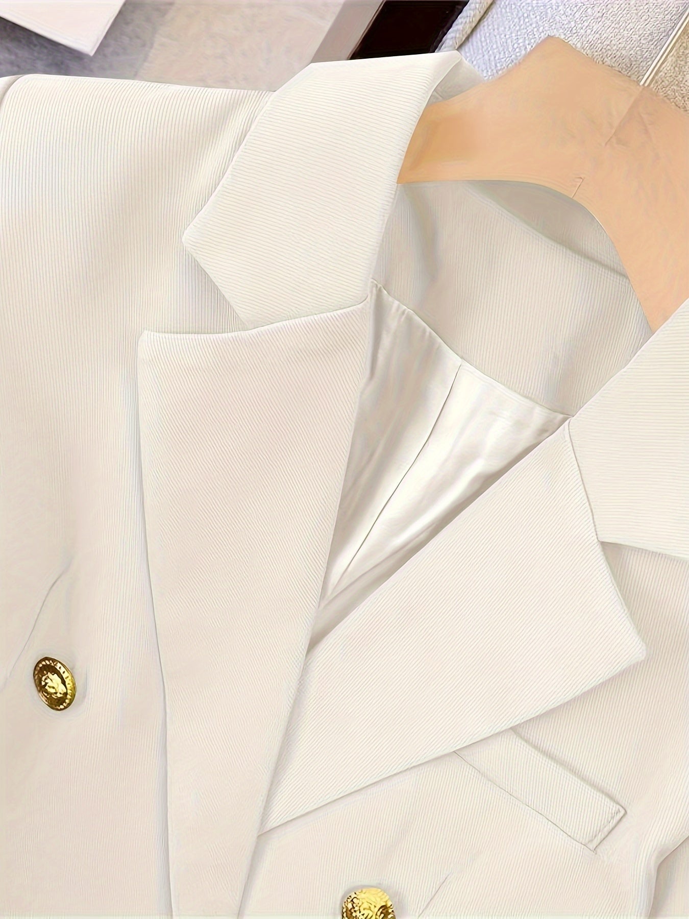 Women's Blazer - Double-Breasted - Sculpted Fit - Notch Lapels - Formal Look