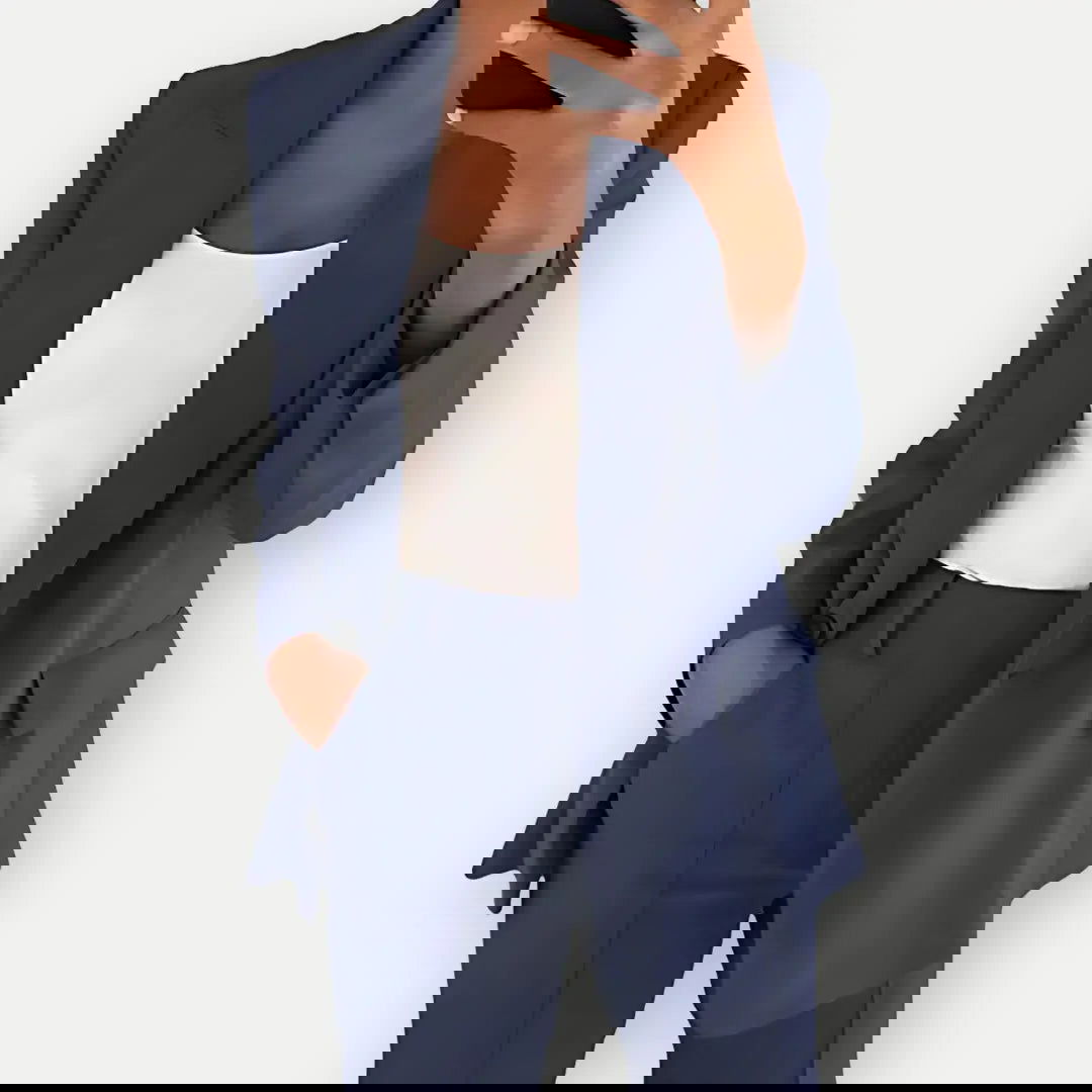 Elegant blazer and trouser set for women