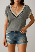 Women's Sweater Vest – V-neck Knit – Relaxed Fit – Sleeveless Rib Structure