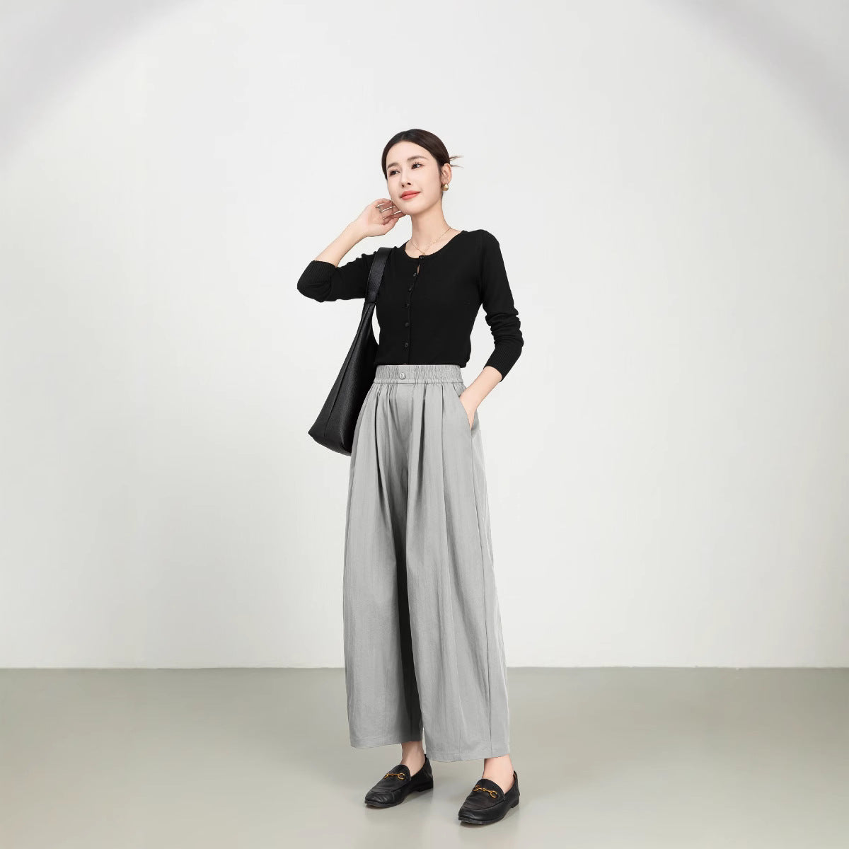 Women's trousers with wide legs – High waist – Elastic waist – Light twill – Relaxed fit
