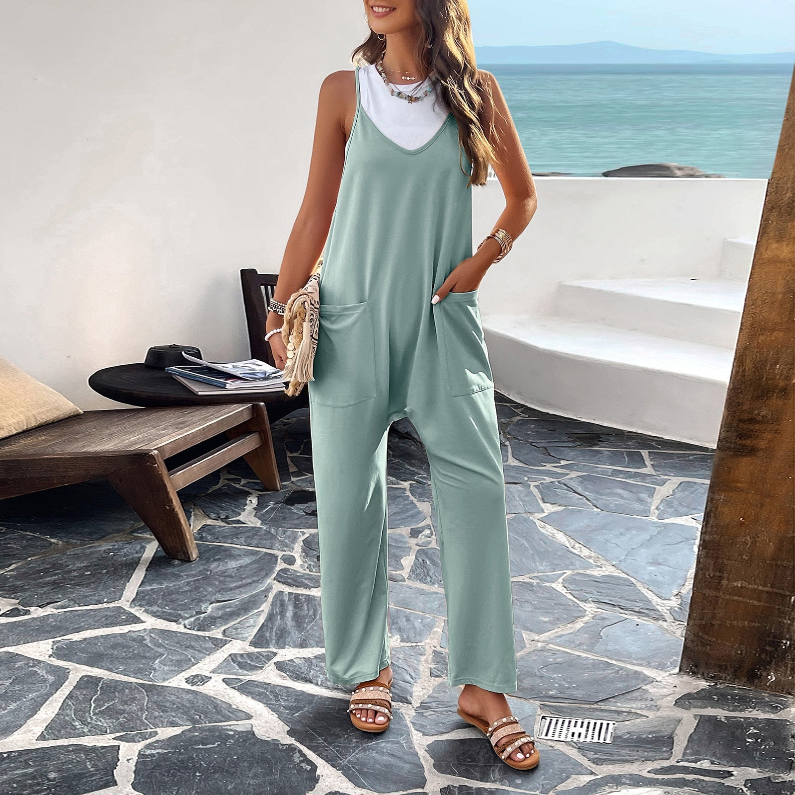 Women's Jumpsuit – Relaxed Fit – Wide Leg – Sleeveless – V-Neck – Light Fabric – With Pockets