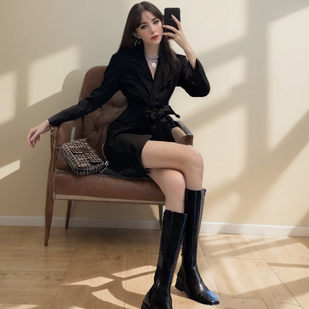 Women's Blazer – Slim Fit – Waistband – V-Neck – Long Sleeves – Mid-Length – Tailored