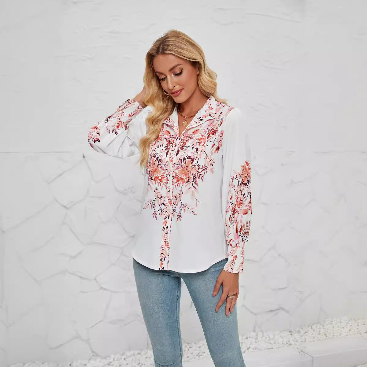Women's Blouse – Lightweight Material – Relaxed Fit – Long Sleeves – Floral Print