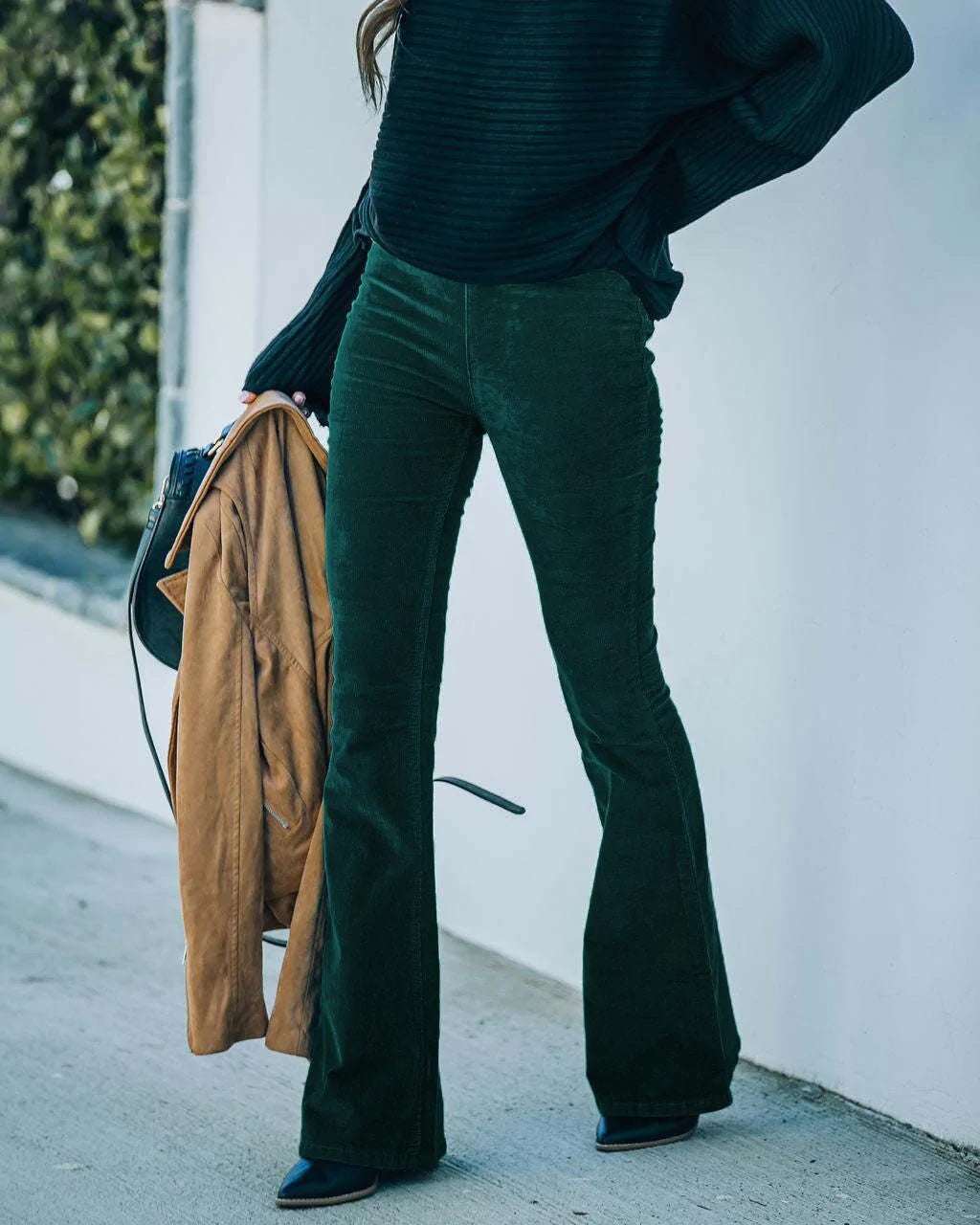 Women's Velvet Trousers – High-Waisted – Flared Legs – Soft and Textured