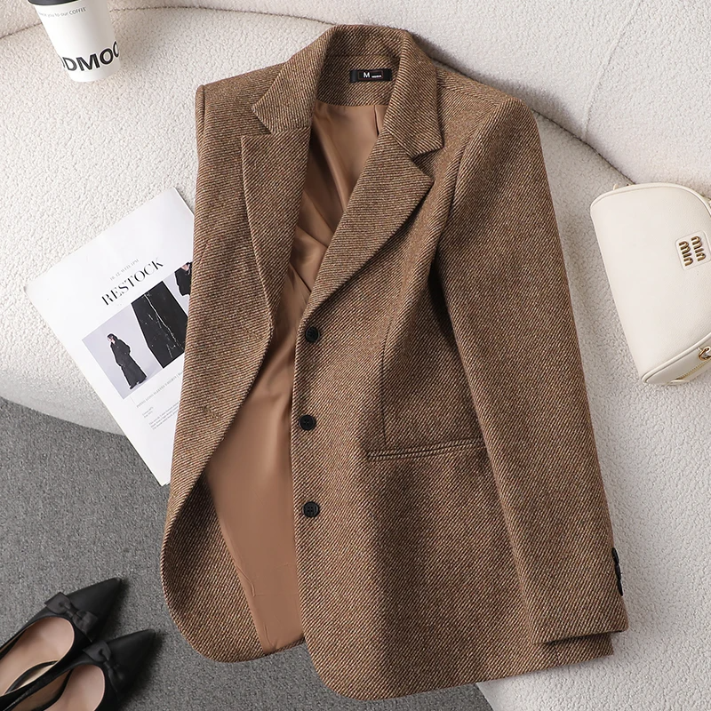 Tailored Fit Single-Breasted Wool Blazer