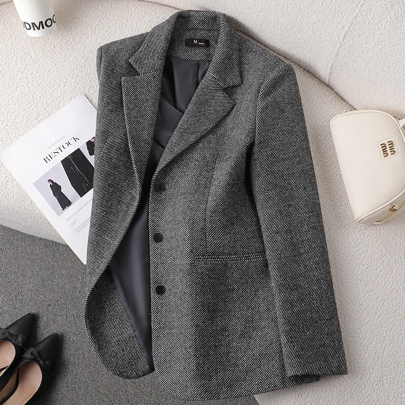 Tailored Fit Single-Breasted Wool Blazer