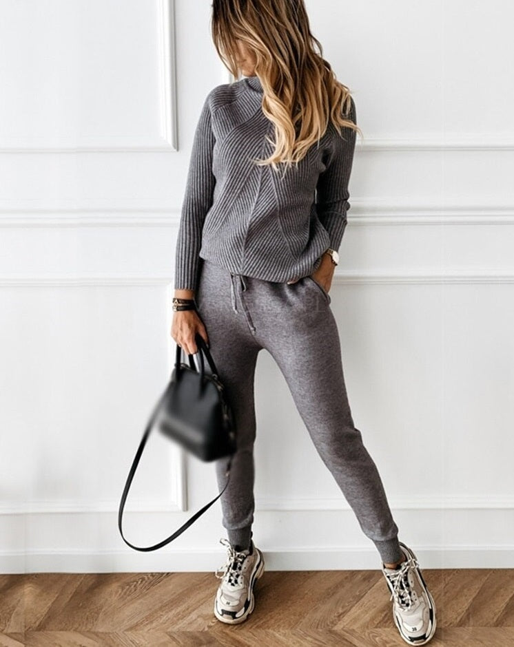 Two-Piece Ribbed Knit Relaxed Fit Turtleneck Jogging Suit
