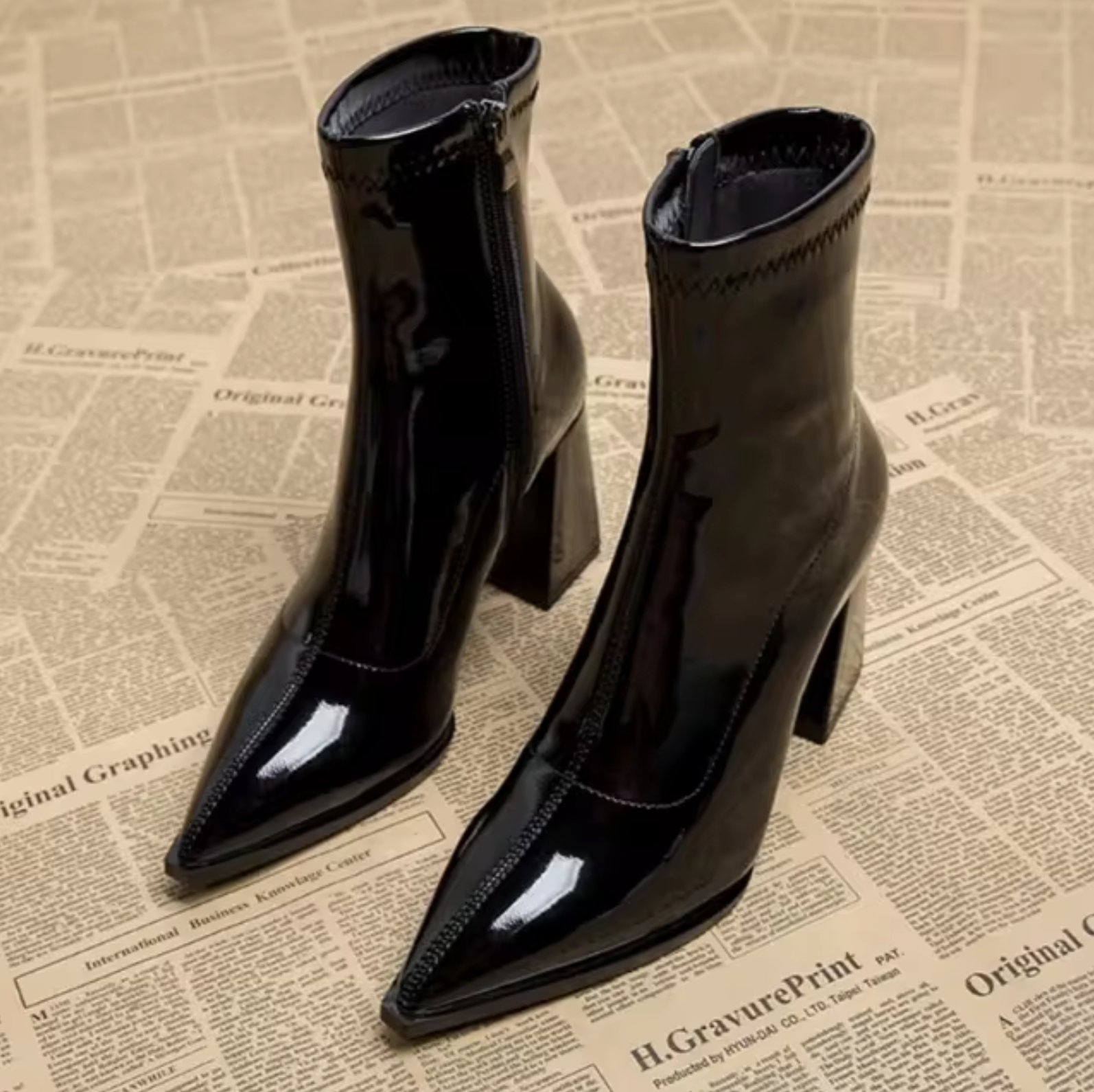 Women's Ankle Boots - Genuine Leather - Pointed Toe - Block Heel - Zipper Closure