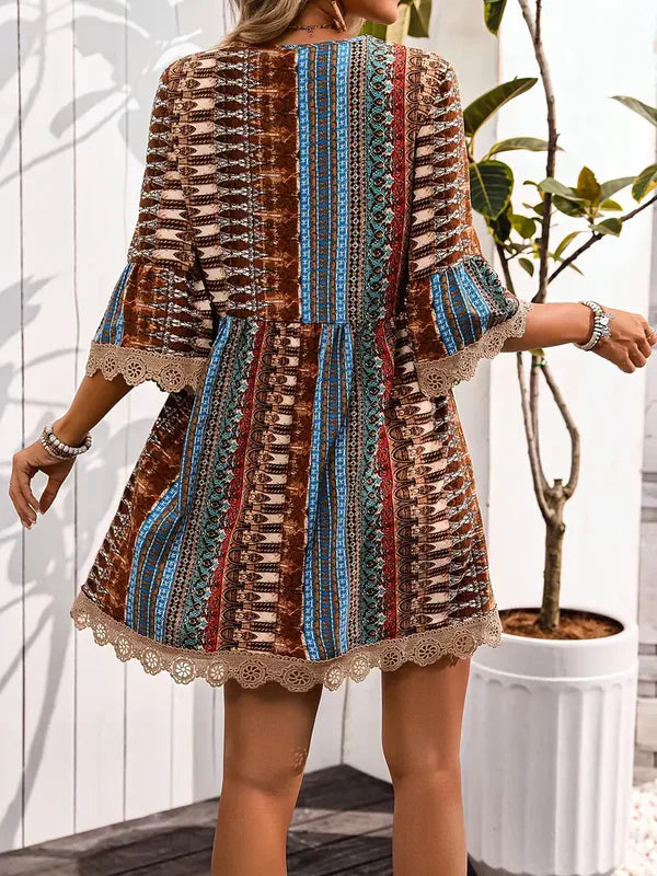 Dame Mini Kjole - Boheme Stil - V-hals - Blonder & Stribet Mønster - Løs Pasform