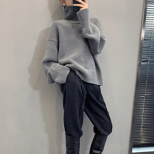 Dame Rullekrave Sweater – Strikket – Løs Pasform – Blød og Varm