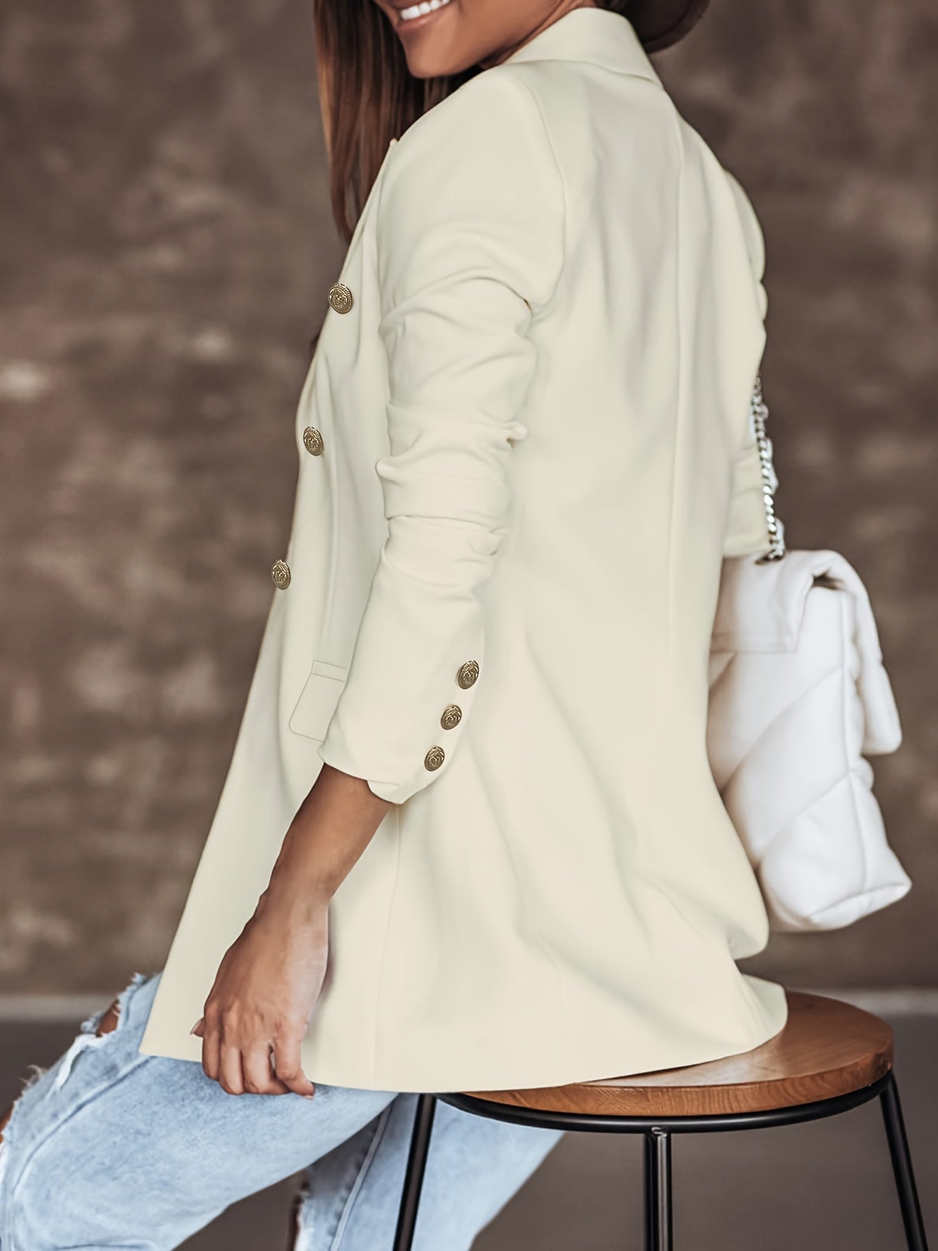Women's Blazer – Double-Breasted – Tailored Fit – Notch Lapels – Flap Pockets