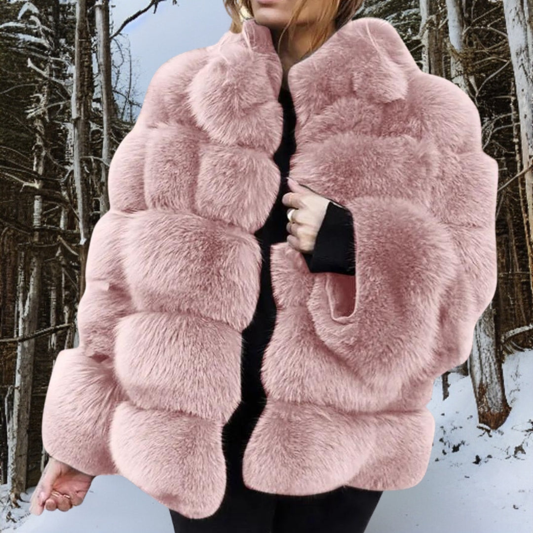 Dame Pelsjakke - Blød Faux Fur - Mellem Længde - Voluminøs Quiltet Design