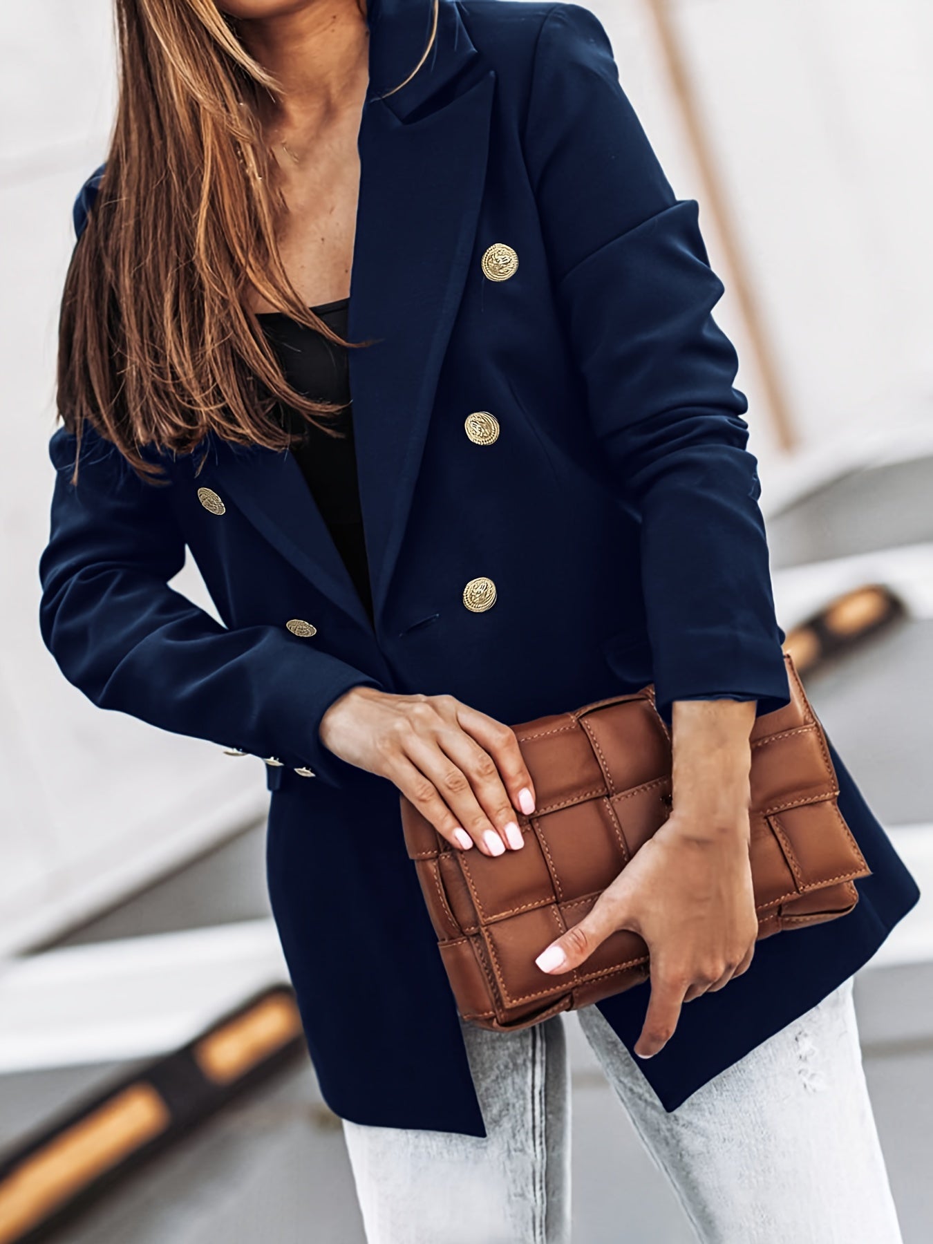 Women's Blazer – Double-Breasted – Tailored Fit – Notch Lapels – Flap Pockets