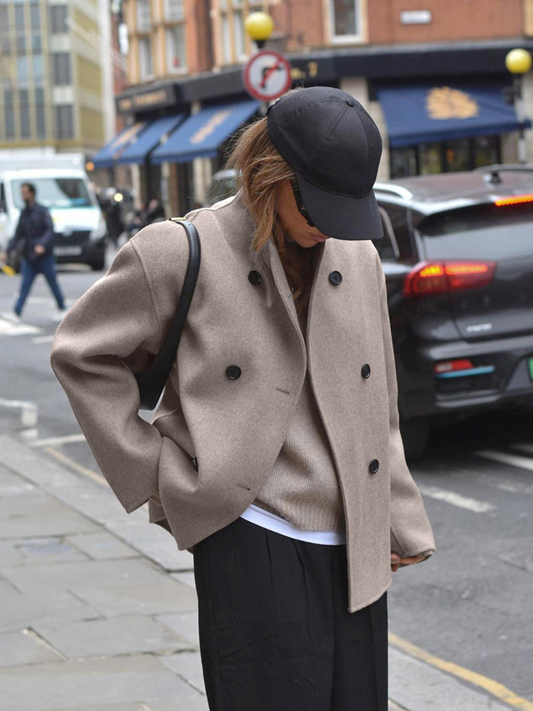 Dame Frakke - Uldblanding - Dobbeltradet - Oversize Pasform - Stilfuld Krave