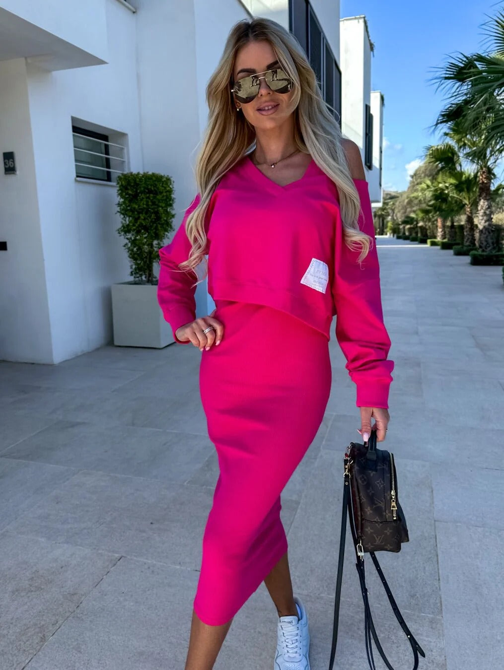 Women's Set - Long-Sleeved V-Neck Crop Top - High-Waisted Bodycon Midi Skirt - Stretchable