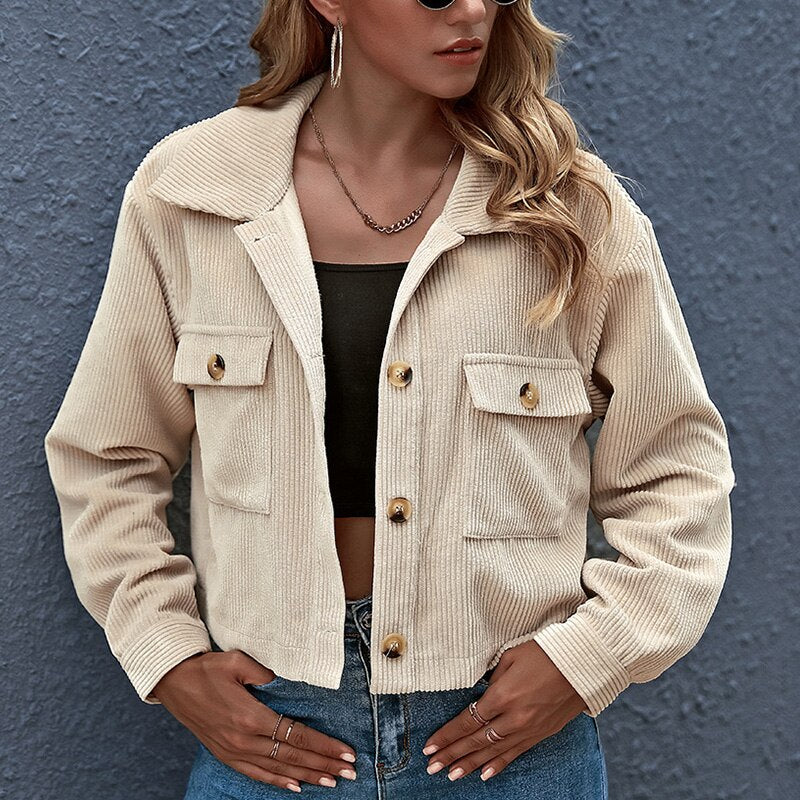 Dame Corduroy Jakke - Kort Cropped Pasform - Knaplukning - Brystlommer - Stilfuld & Casual