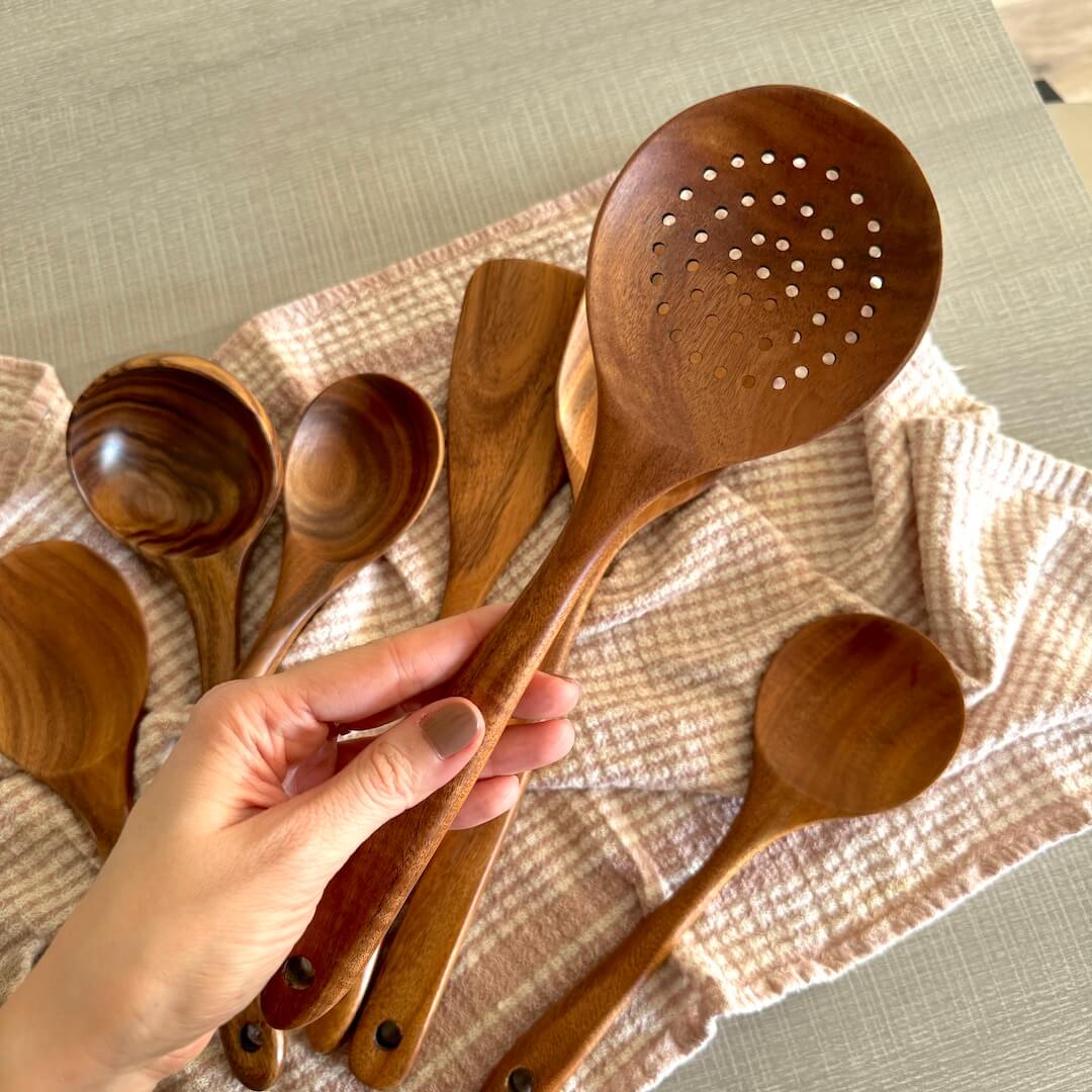 Solid Wood Contoured Handles Utensil Set