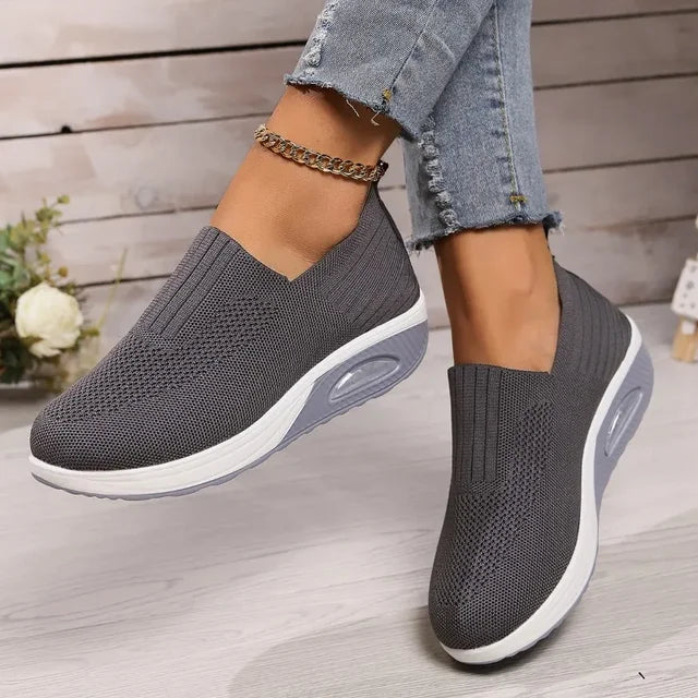 Women's Slip-on Sneakers – Breathable Knit – Lightweight Sole with Air Cushioning – Comfort Fit