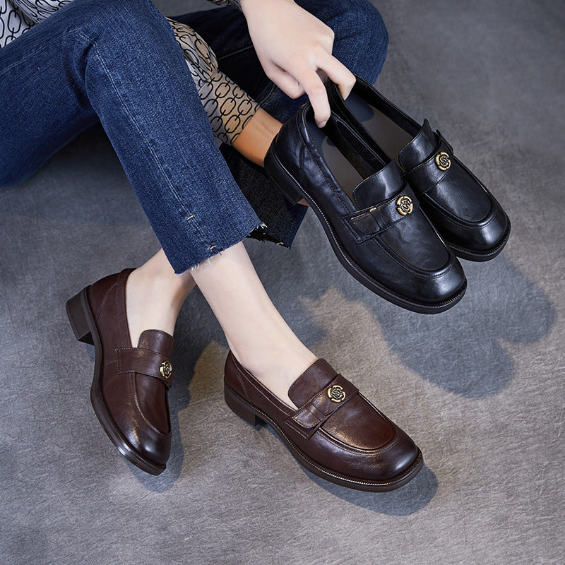 Women's Loafers – Leather – Narrow Fit – Low Heel – Moc Toe – Camellia Detail
