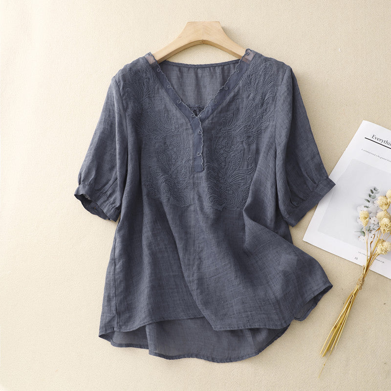 Women's Short-Sleeved Shirt – Loose Fit – V-Neck – Embroidery – Breathable Quality