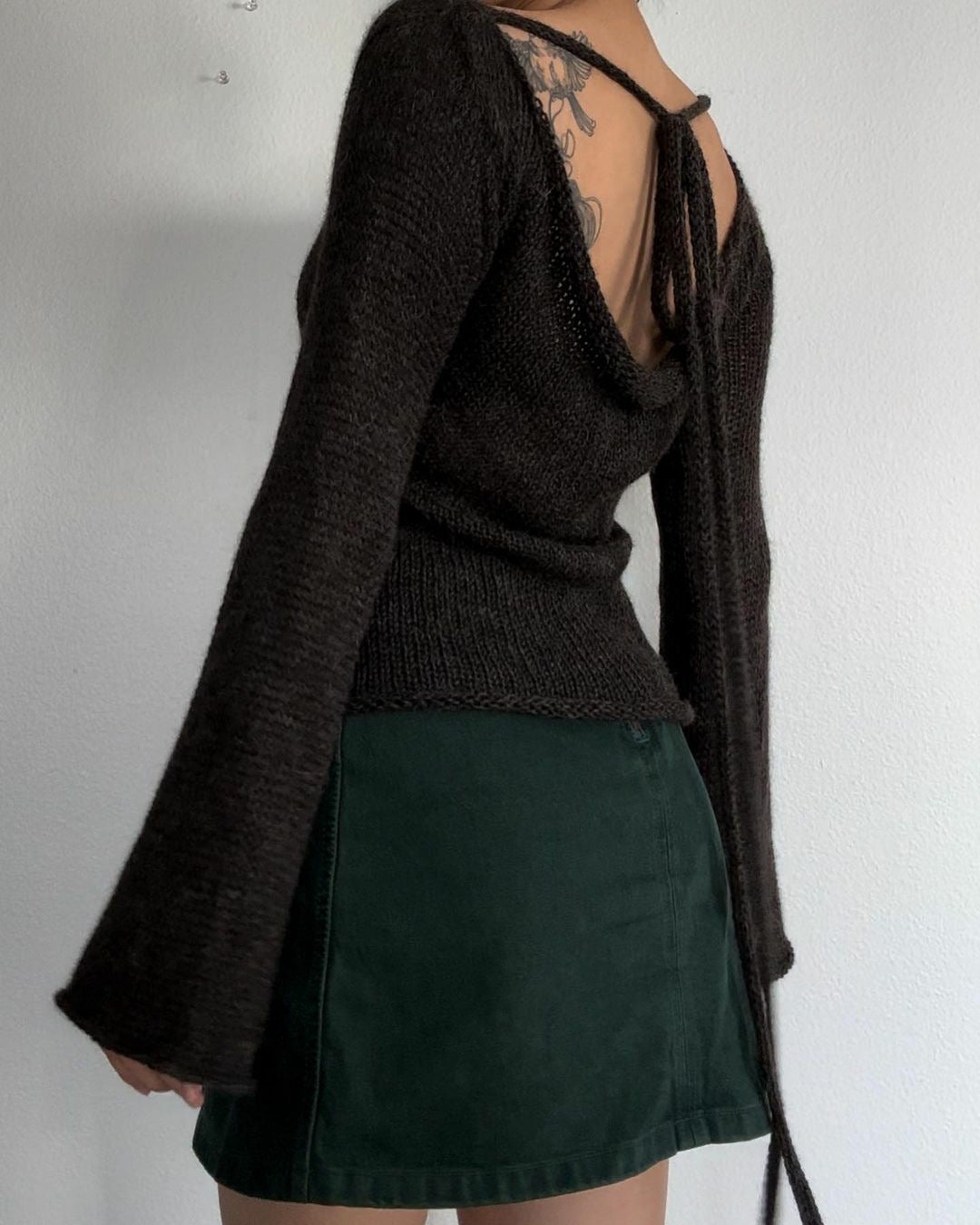 Women's Knit Sweater – Relaxed Fit – Wool Blend – Bell Sleeves – Boat Neck