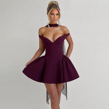 Kjole til kvinder – Cocktailkjole – Slim fit – Off shoulder – V-udskæring – Åben ryg