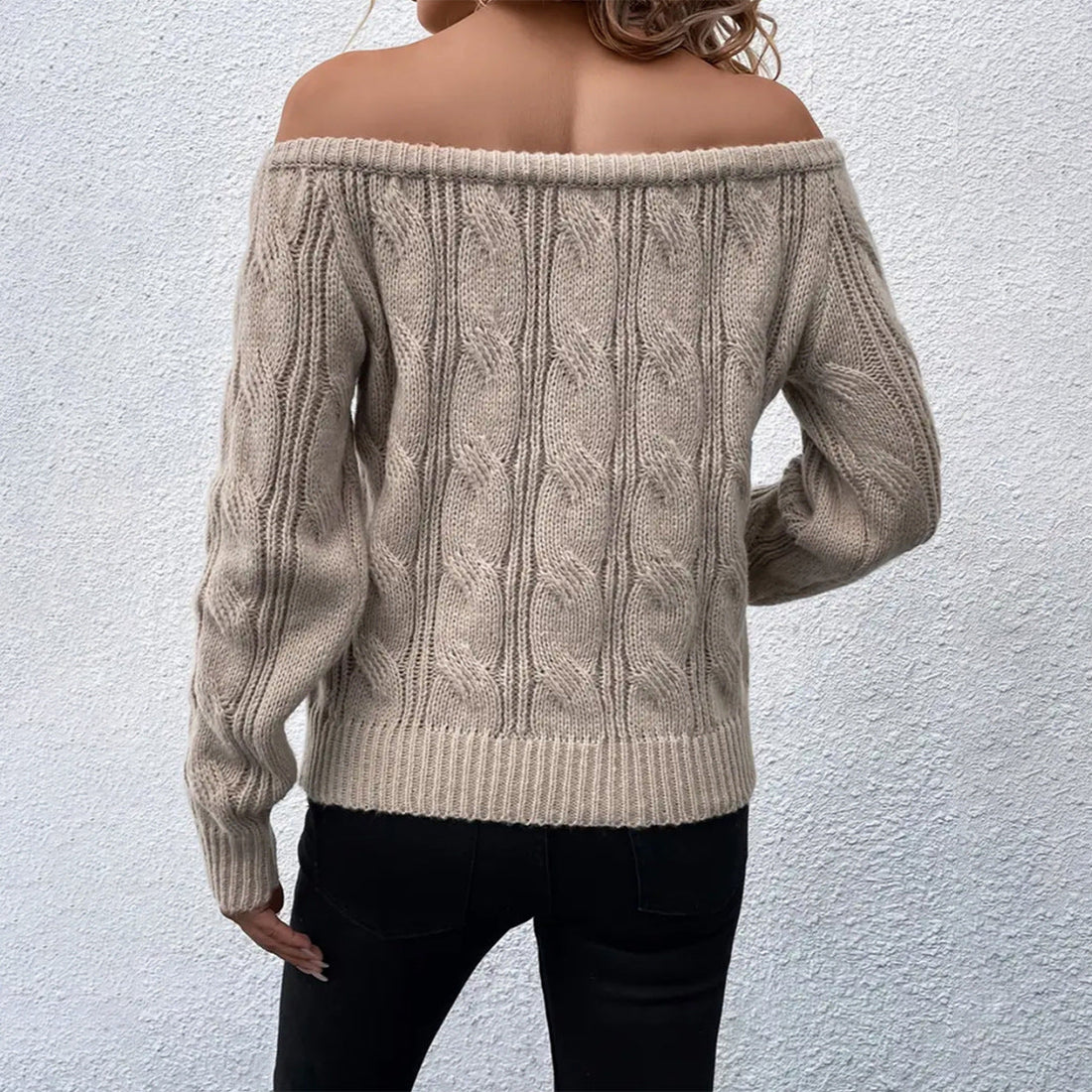 Dame Striktrøje – Afslappet Pasform – Off Shoulder – Kabelstrik – Ribkanter