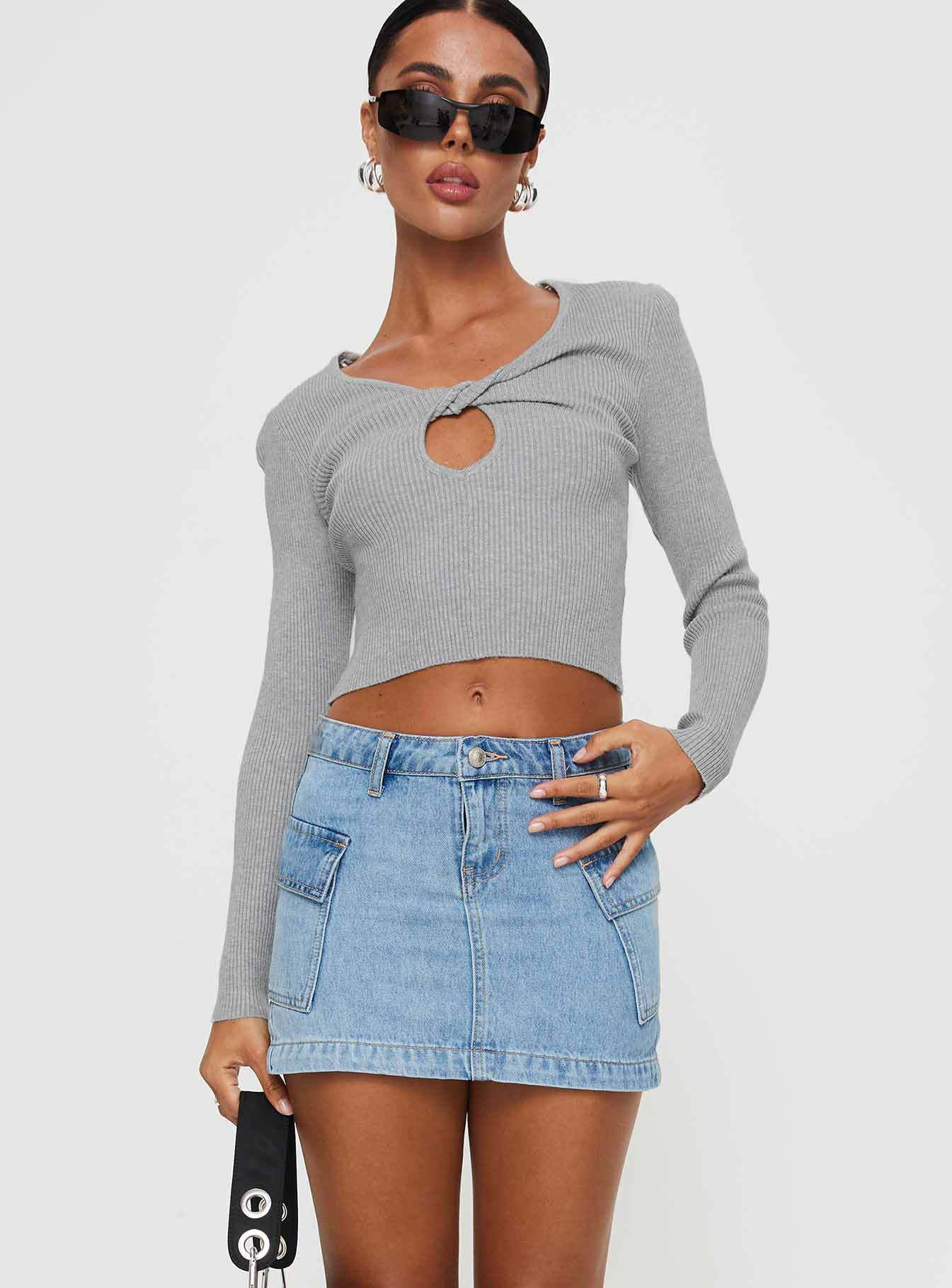 Women's Mini Skirt – Slim Fit Denim – Front Pockets – Button and Zipper Closure