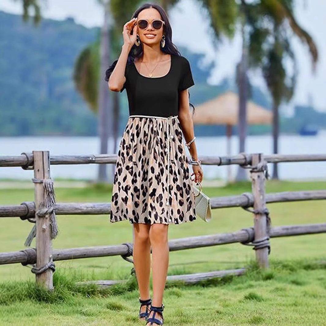 Women's Dress – Fit and Flare Style – Round Neck – Patterned Skirt – Knee Length – Short Sleeve