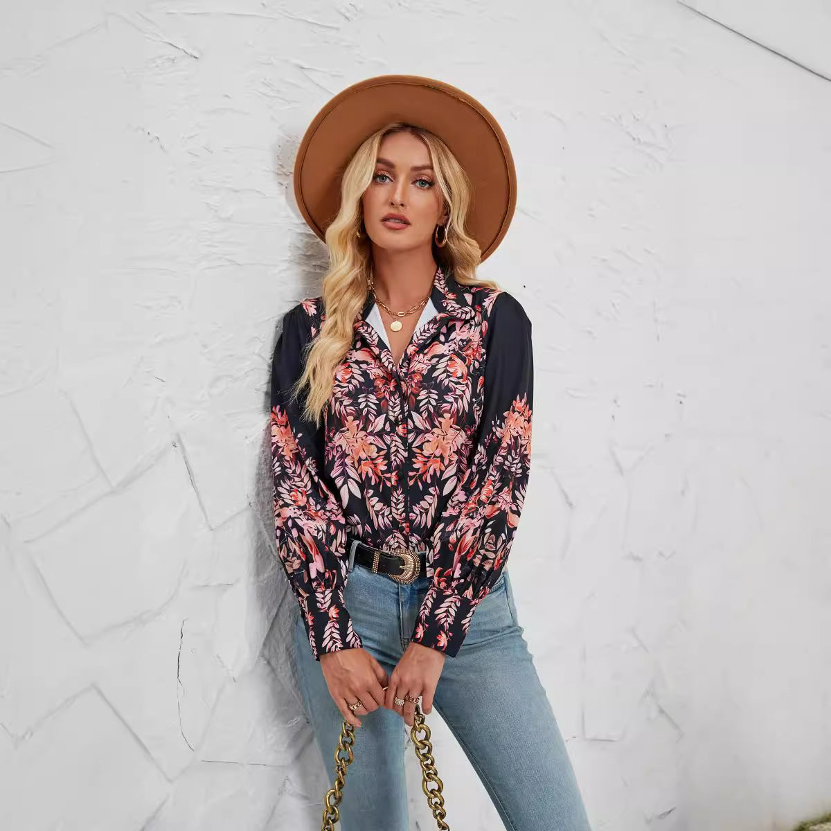Women's Blouse – Lightweight Material – Relaxed Fit – Long Sleeves – Floral Print