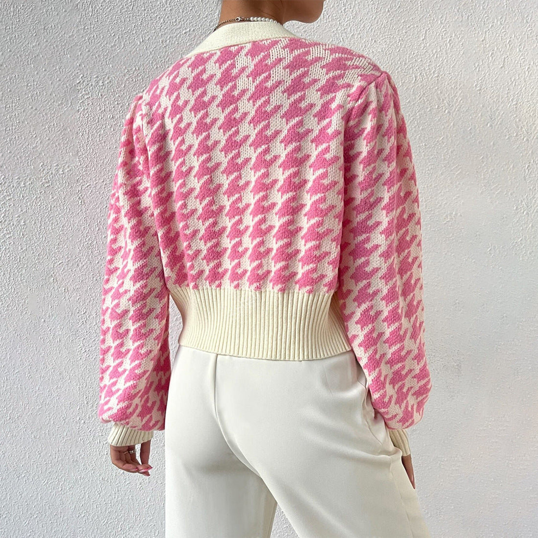 Dame Cardigan – Strik – Houndstooth Mønster – Ballonærmer – Kort Pasform – V-Hals