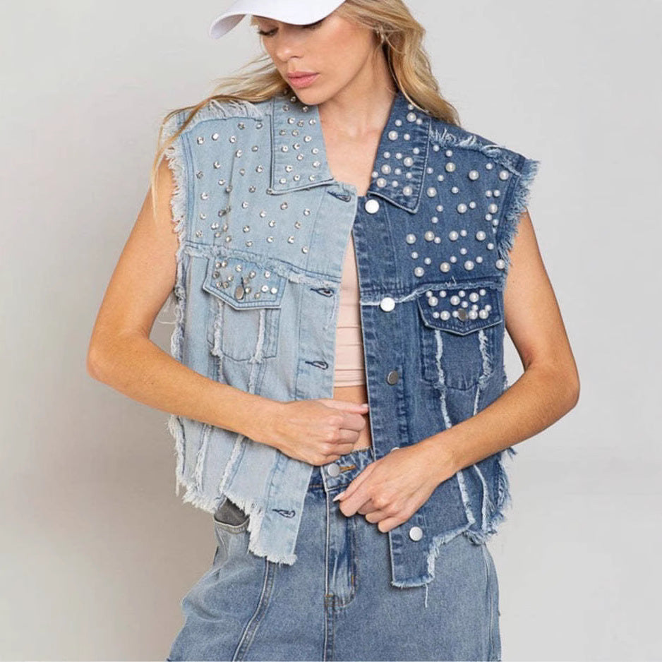 Dame Denimvest – Croppet Pasform – Nittede Patchwork – Ærmeløs og Slidt Design