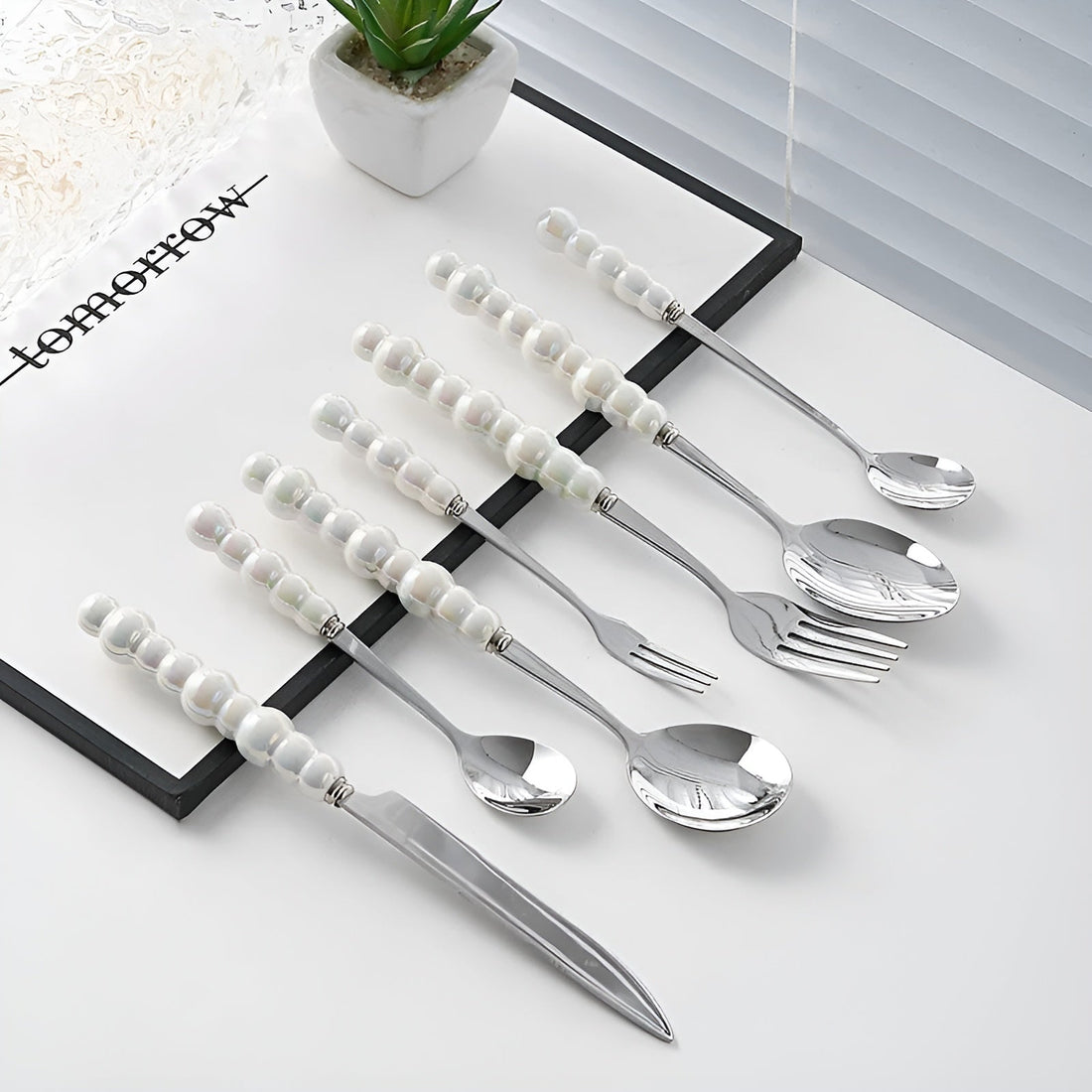 Stainless Steel Beaded Pearlescent Handle Flatware Set
