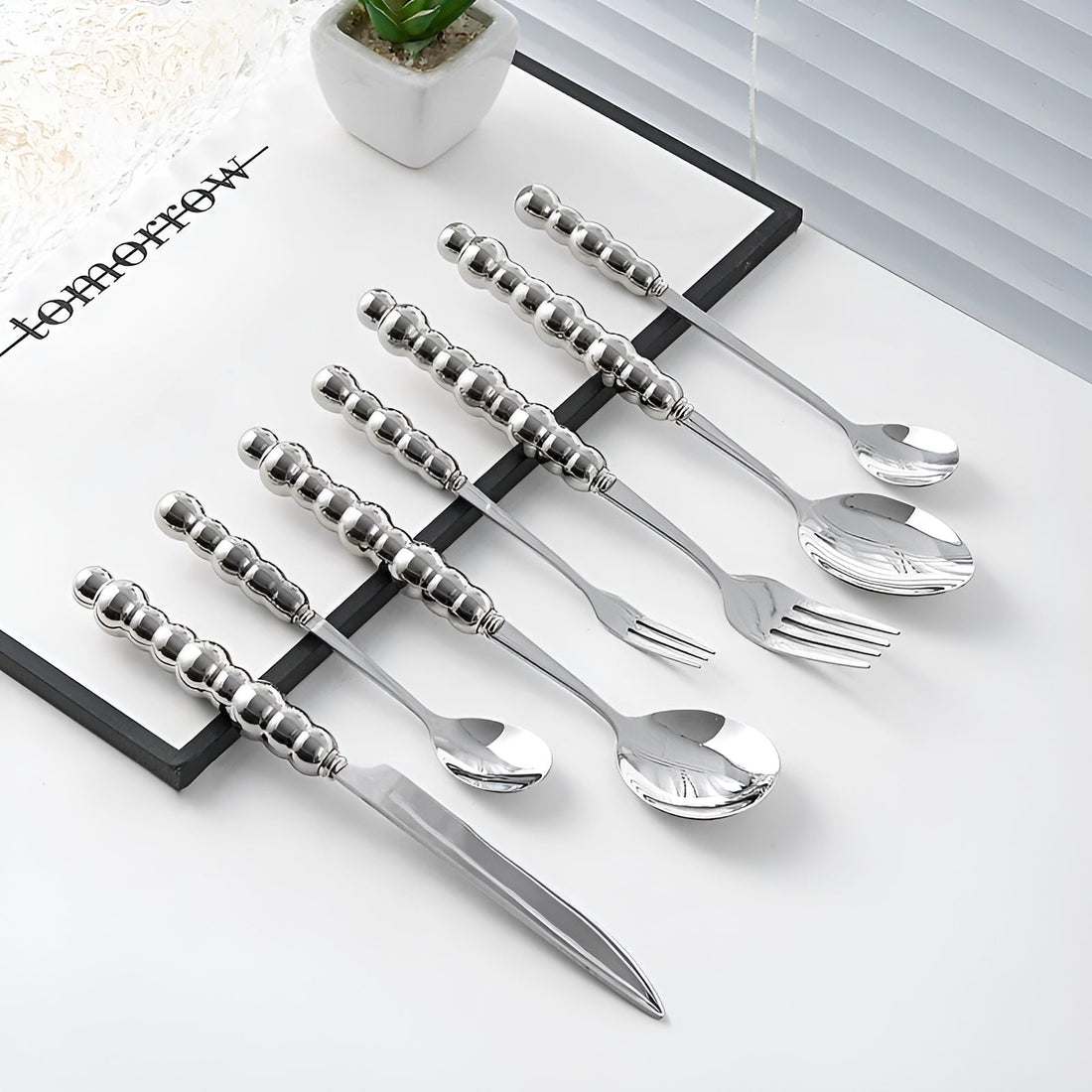 Stainless Steel Beaded Pearlescent Handle Flatware Set