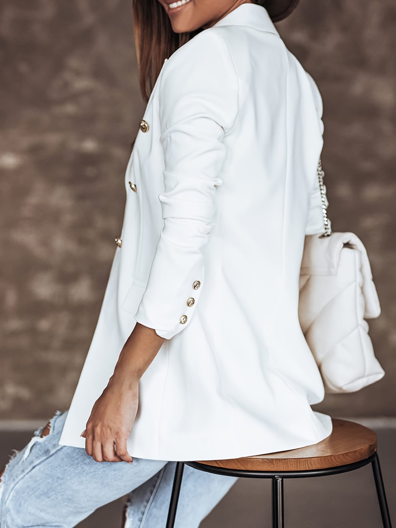 Women's Blazer – Double-Breasted – Tailored Fit – Notch Lapels – Flap Pockets
