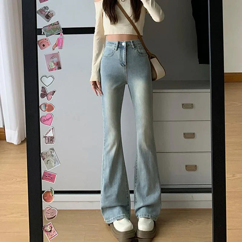 Women's Jeans - High Waist - Flared Fit - 5-Pocket Design in Denim