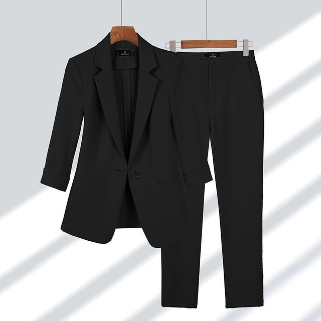 Dame Jakkesæt – Skræddersyet Blazer og Bukser – Slank Pasform – Formelt Look